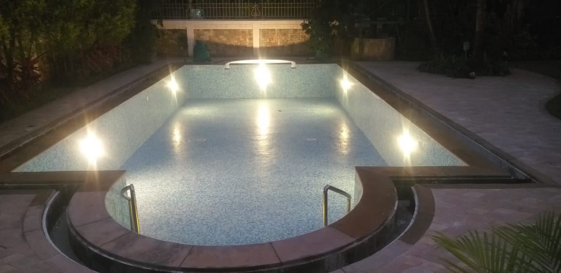 Pool lighting and features